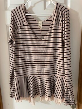Oversized We The Free Striped V-Neck Peplum Top in Tan and Black Size L